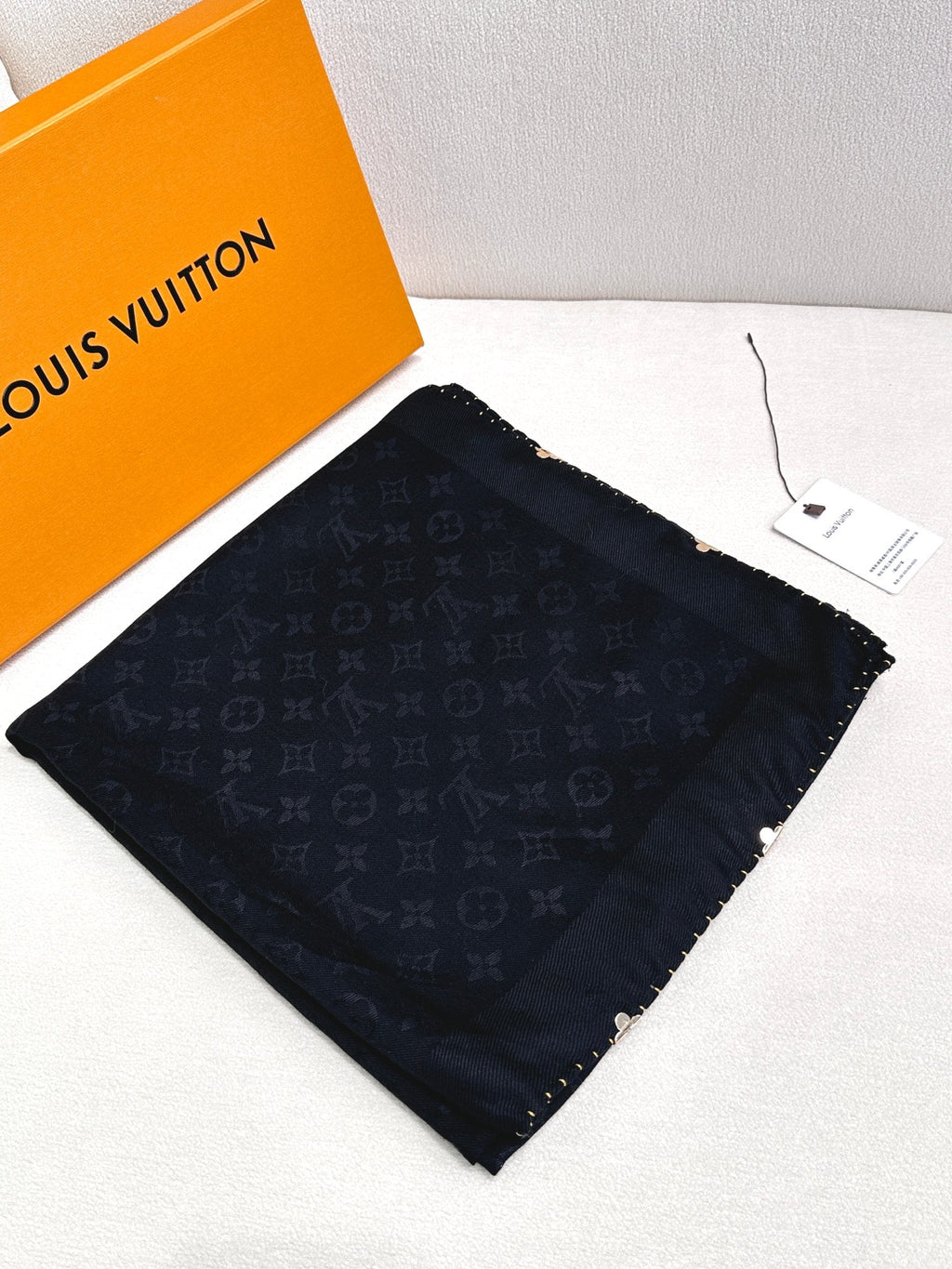 LOUIS VUITTON EVERMORE SCARF 140 CM IN BLACK SILK AND WOOL 393156