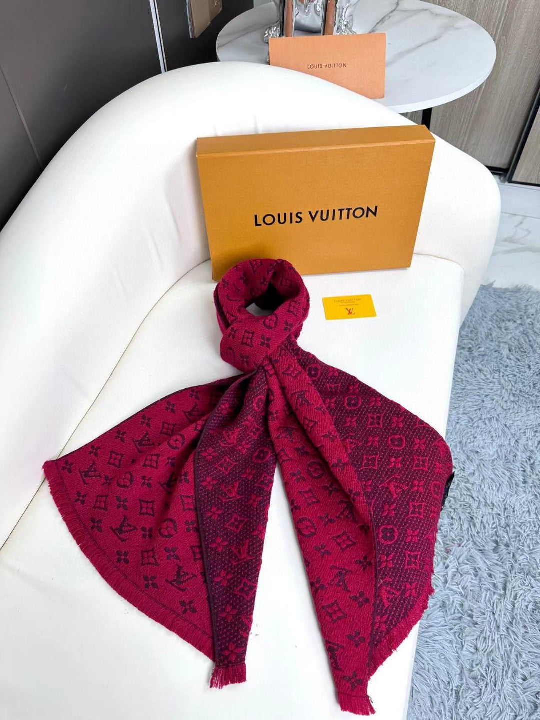 LOUIS VUITTON SCARF 180 CM IN HIBISCUS RED CLASSIC MONOGRAM CASHMERE 396438