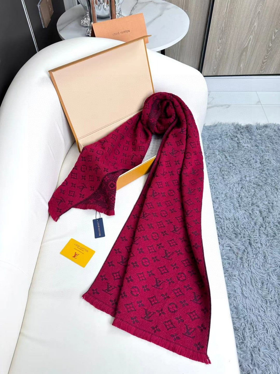 LOUIS VUITTON SCARF 180 CM IN HIBISCUS RED CLASSIC MONOGRAM CASHMERE 396438