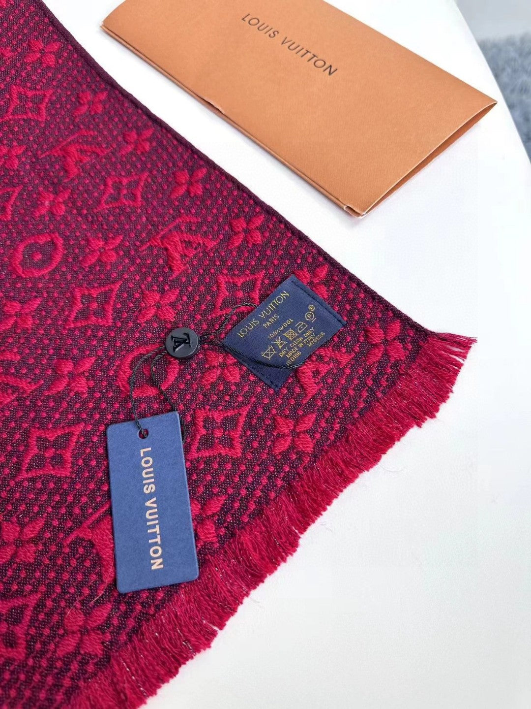 LOUIS VUITTON SCARF 180 CM IN HIBISCUS RED CLASSIC MONOGRAM CASHMERE 396438