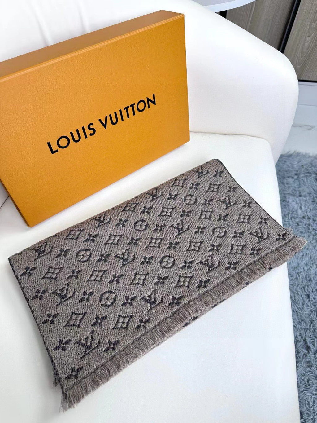 LOUIS VUITTON SCARF 180 CM IN KHAKI BROWN CLASSIC MONOGRAM CASHMERE 396440