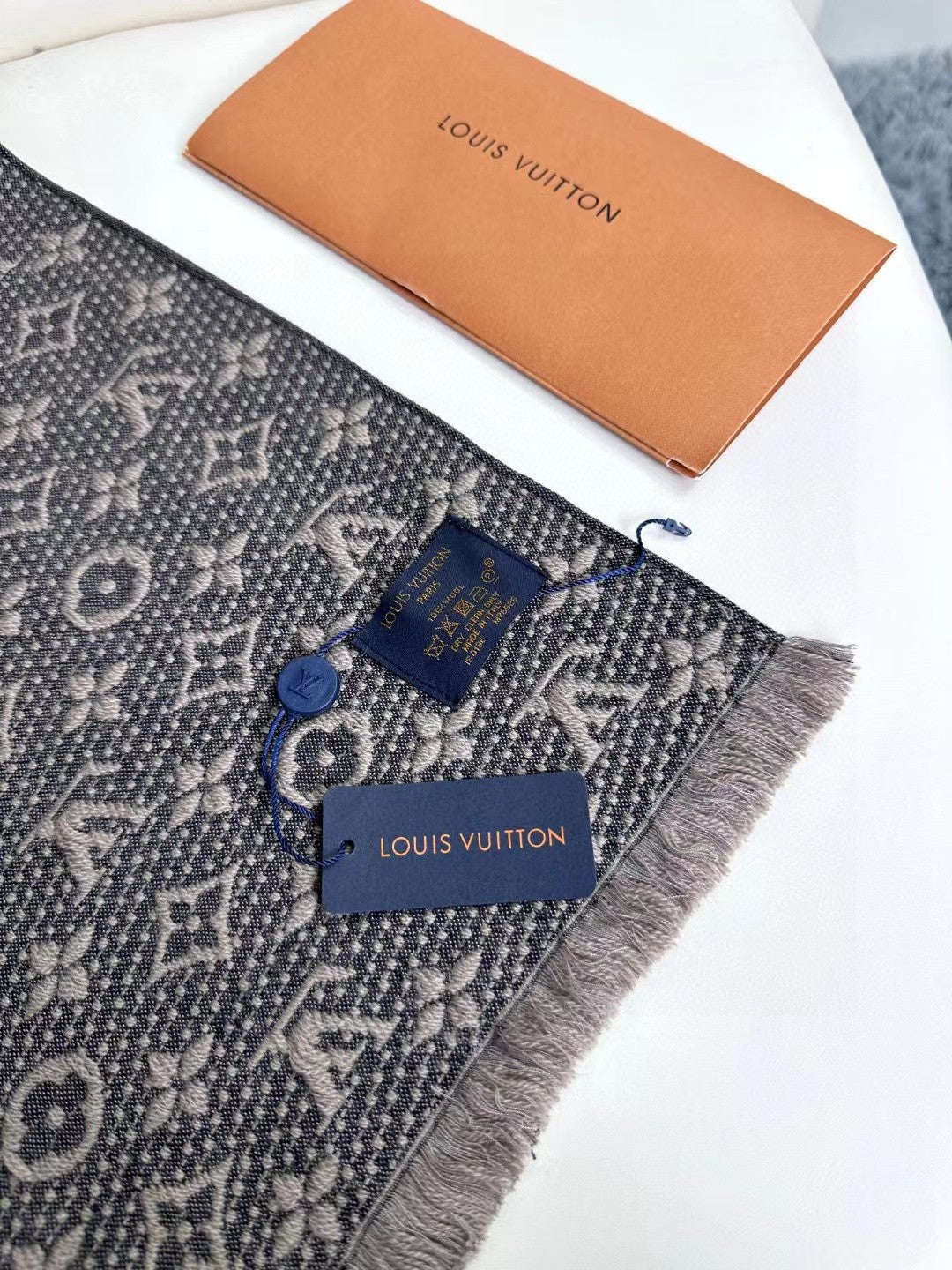 LOUIS VUITTON SCARF 180 CM IN KHAKI BROWN CLASSIC MONOGRAM CASHMERE 396440