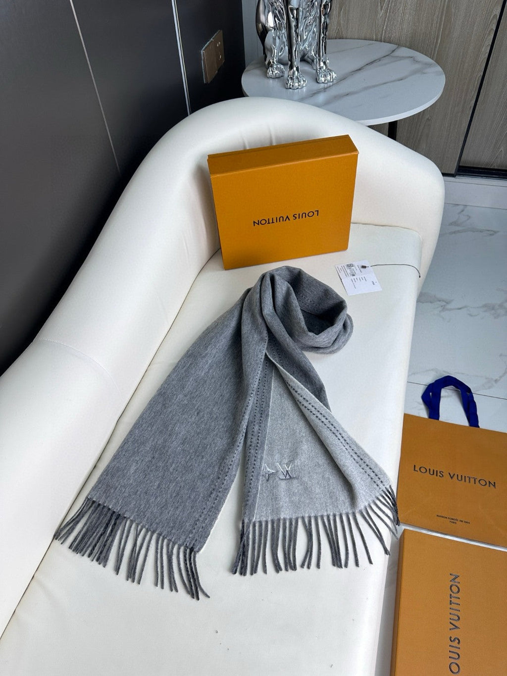 LOUIS VUITTON DUAL SCARF 180 CM IN SHARK GRAY CASHMERE 398375