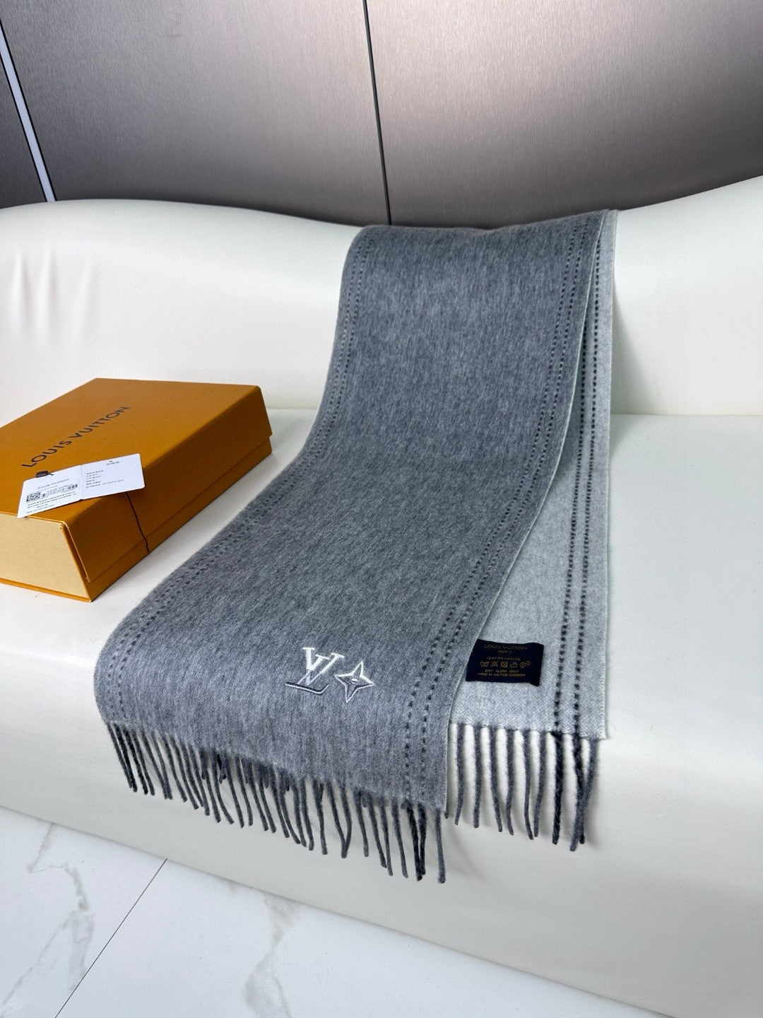 LOUIS VUITTON DUAL SCARF 180 CM IN SHARK GRAY CASHMERE 398375