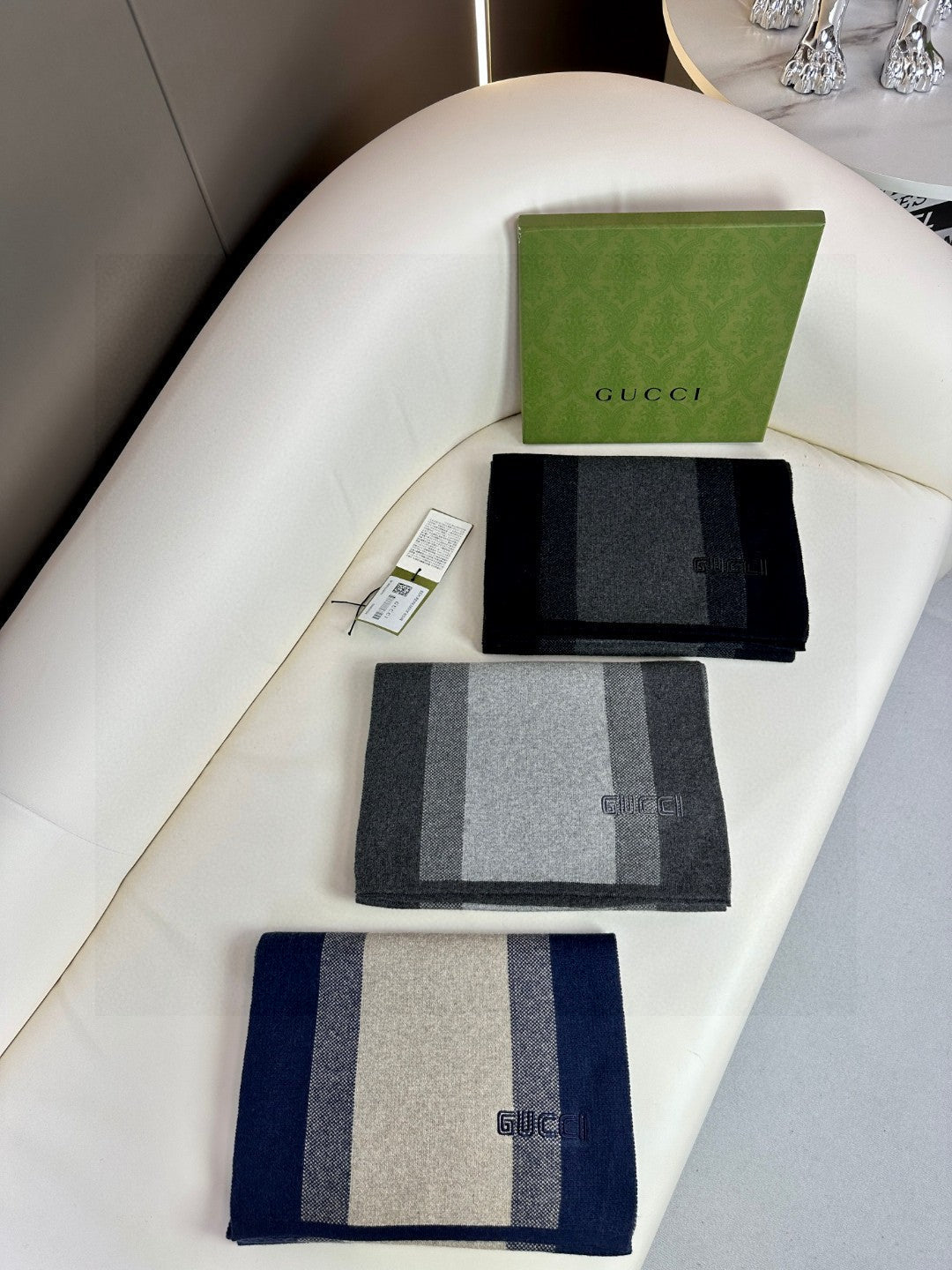 GUCCI SCARF 180 CM IN BLACK MIX DARK GRAY CASHMERE 398446