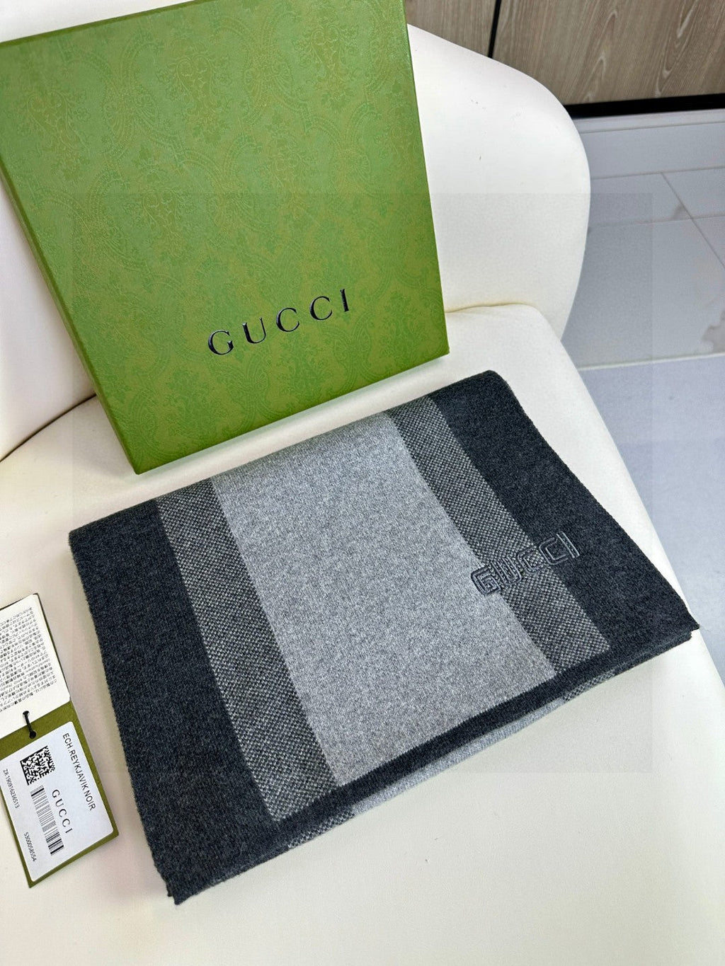 GUCCI SCARF 180 CM IN BLACK MIX LIGHT GRAY CASHMERE 398447