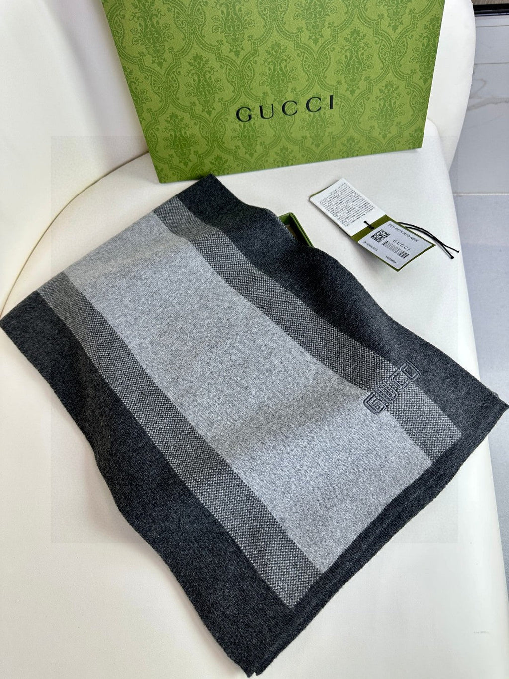 GUCCI SCARF 180 CM IN BLACK MIX LIGHT GRAY CASHMERE 398447