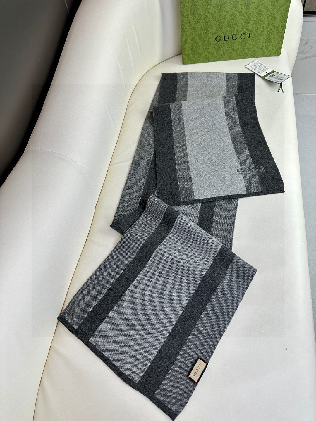 GUCCI SCARF 180 CM IN BLACK MIX LIGHT GRAY CASHMERE 398447