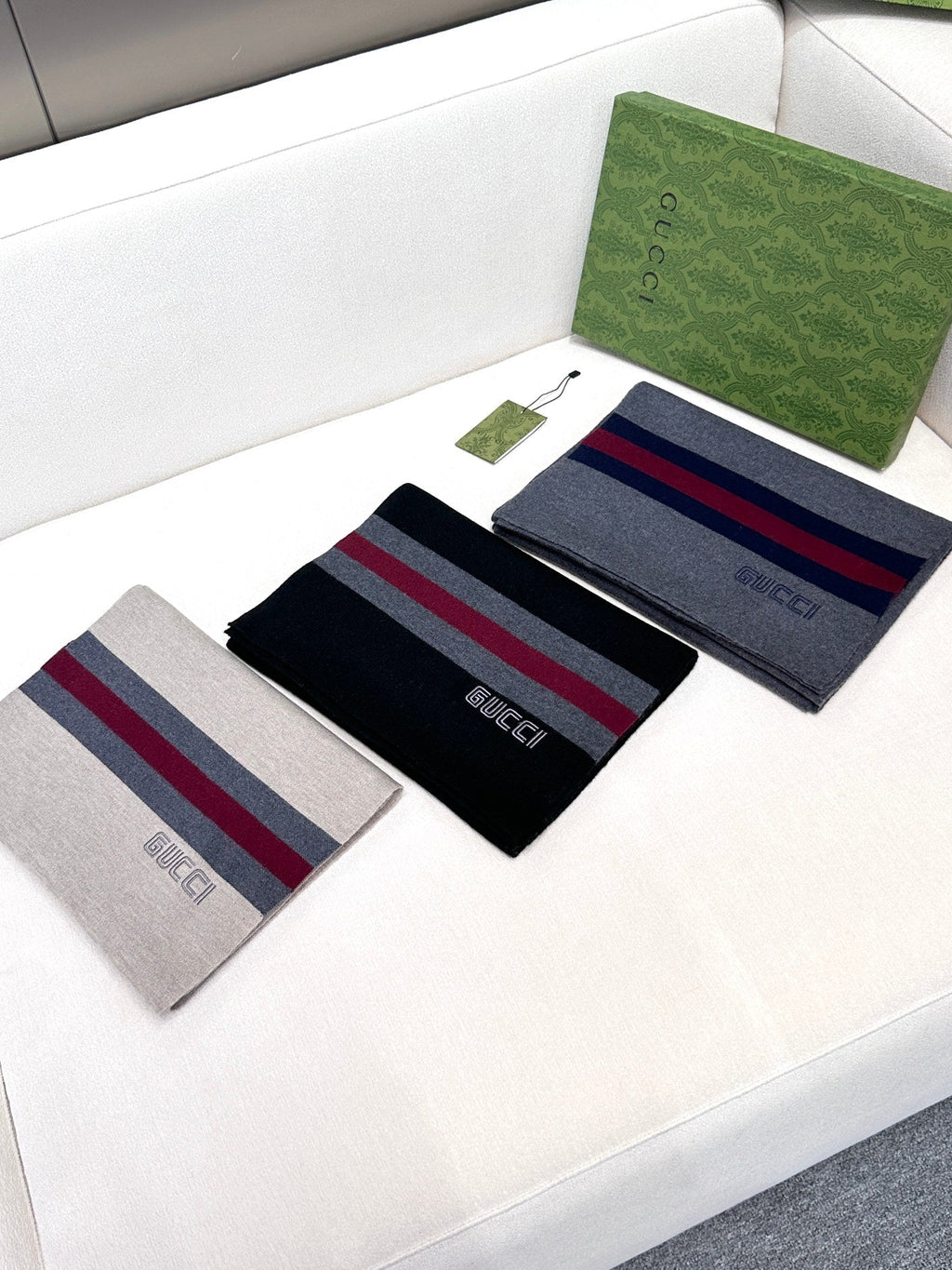 GUCCI SCARF 180 CM IN HARBOR GRAY CASHMERE 398452