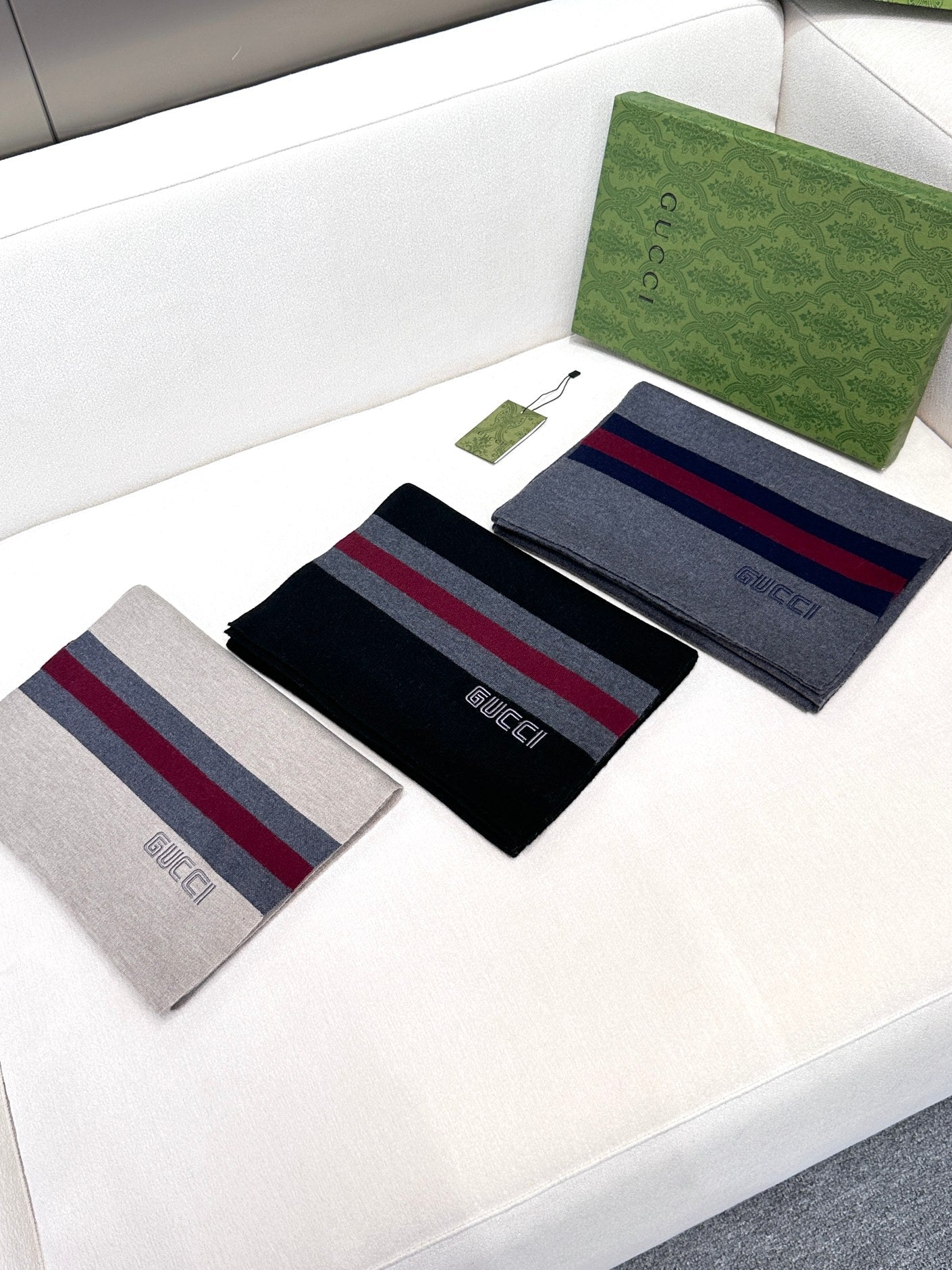 GUCCI SCARF 180 CM IN HARBOR GRAY CASHMERE 398452