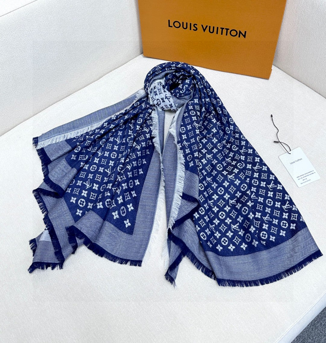 LOUIS VUITTON LV SCARF 120 CM IN WOOL MIX SILK 737298