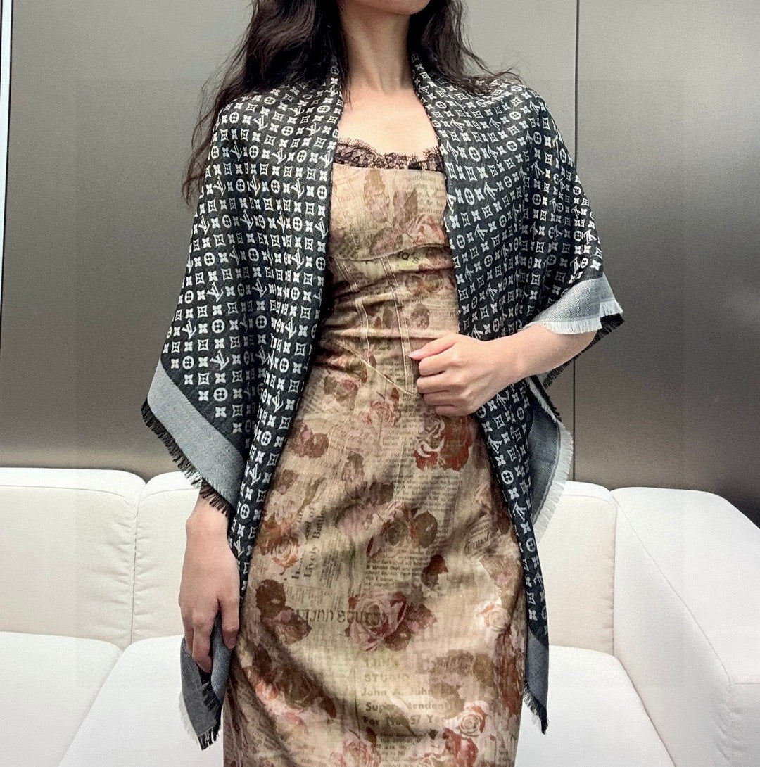 LOUIS VUITTON LV SCARF 120 CM IN WOOL MIX SILK 737299