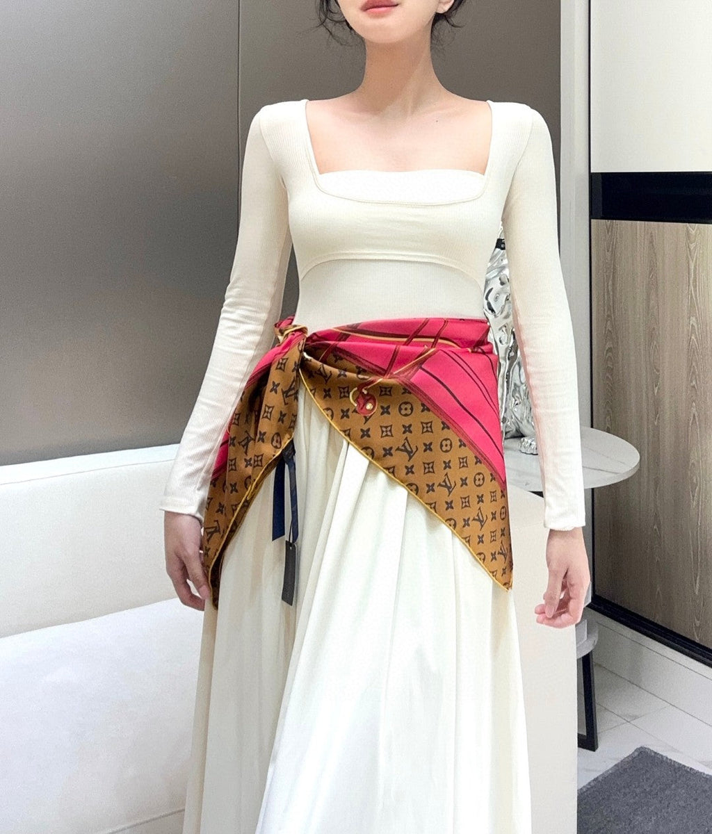LOUIS VUITTON LV SCARF 90 CM IN SILK 737303