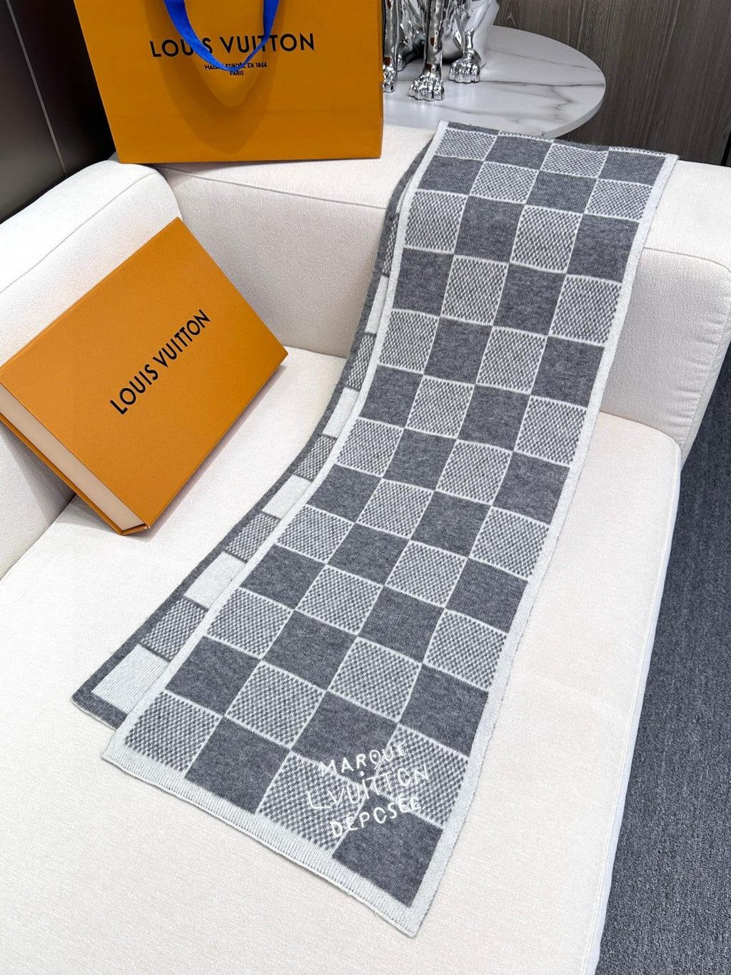 LOUIS VUITTON LV SCARF 180 CM IN CASHMERE 682078
