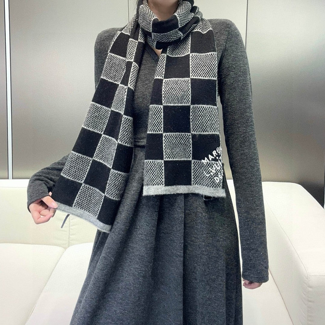 LOUIS VUITTON LV SCARF 180 CM IN CASHMERE 682079