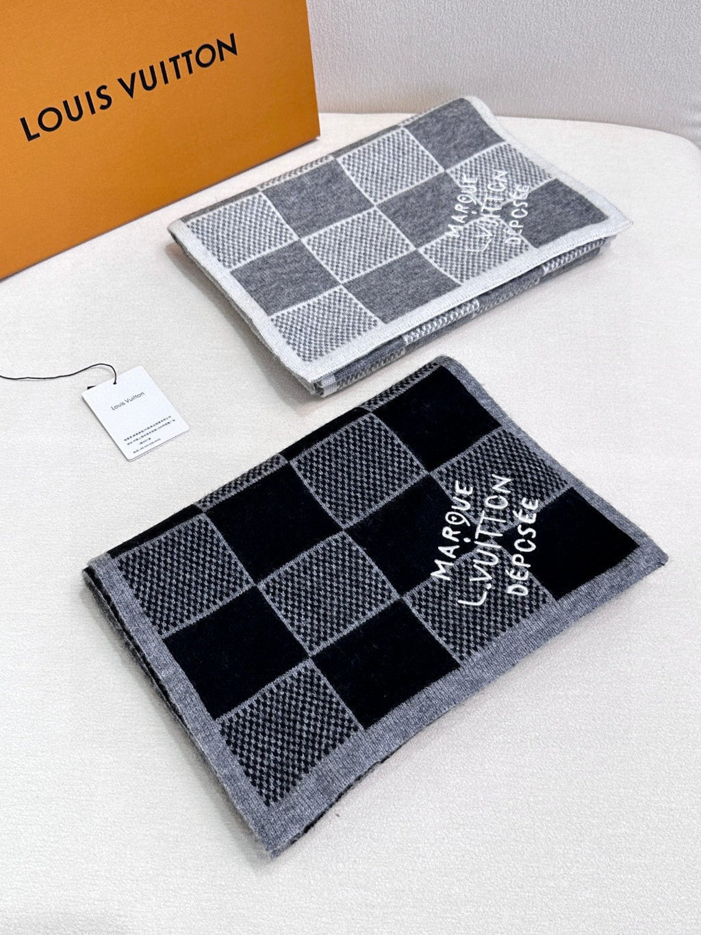 LOUIS VUITTON LV SCARF 180 CM IN CASHMERE 682079