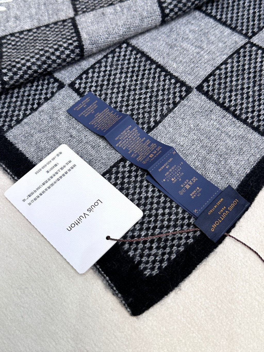 LOUIS VUITTON LV SCARF 180 CM IN CASHMERE 682079