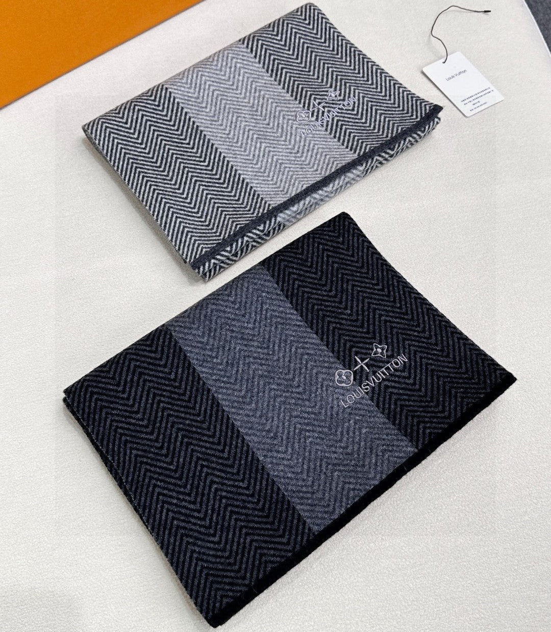 LOUIS VUITTON LV SCARF 180 CM IN CASHMERE 714295