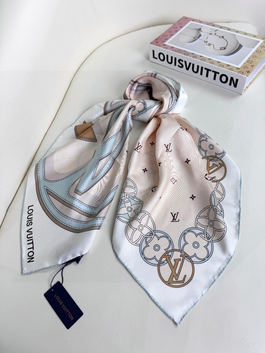LOUIS VUITTON LV SCARF 90 CM IN SILK 719999