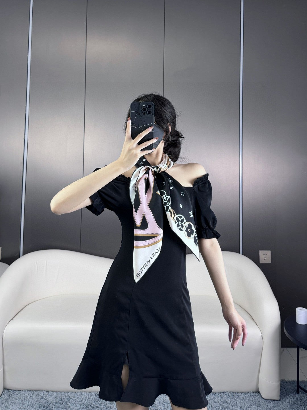 LOUIS VUITTON LV SCARF 90 CM IN SILK 720000