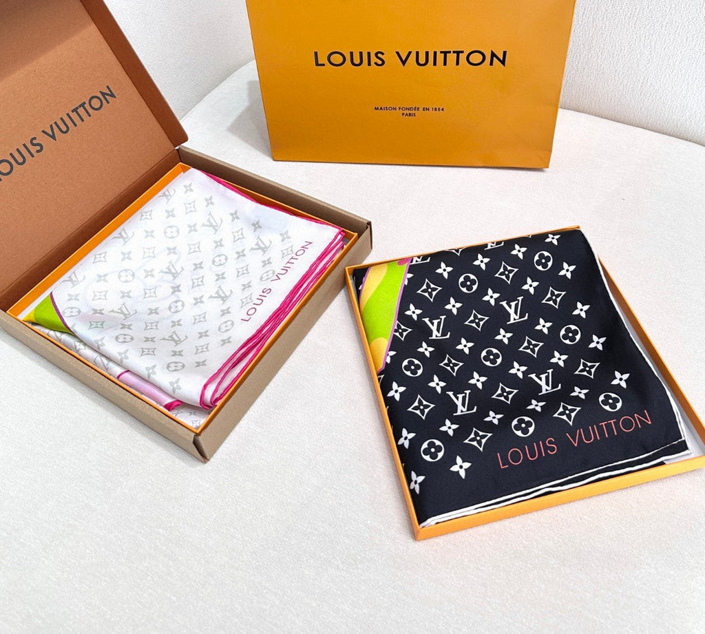 LOUIS VUITTON LV SCARF 90 CM IN SILK 721521