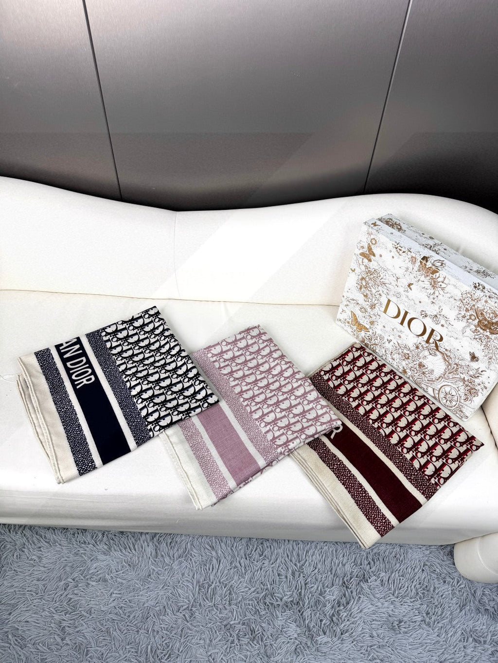 DIOR SCARF 140 CM IN CASHMERE-SILK BLEND 699255