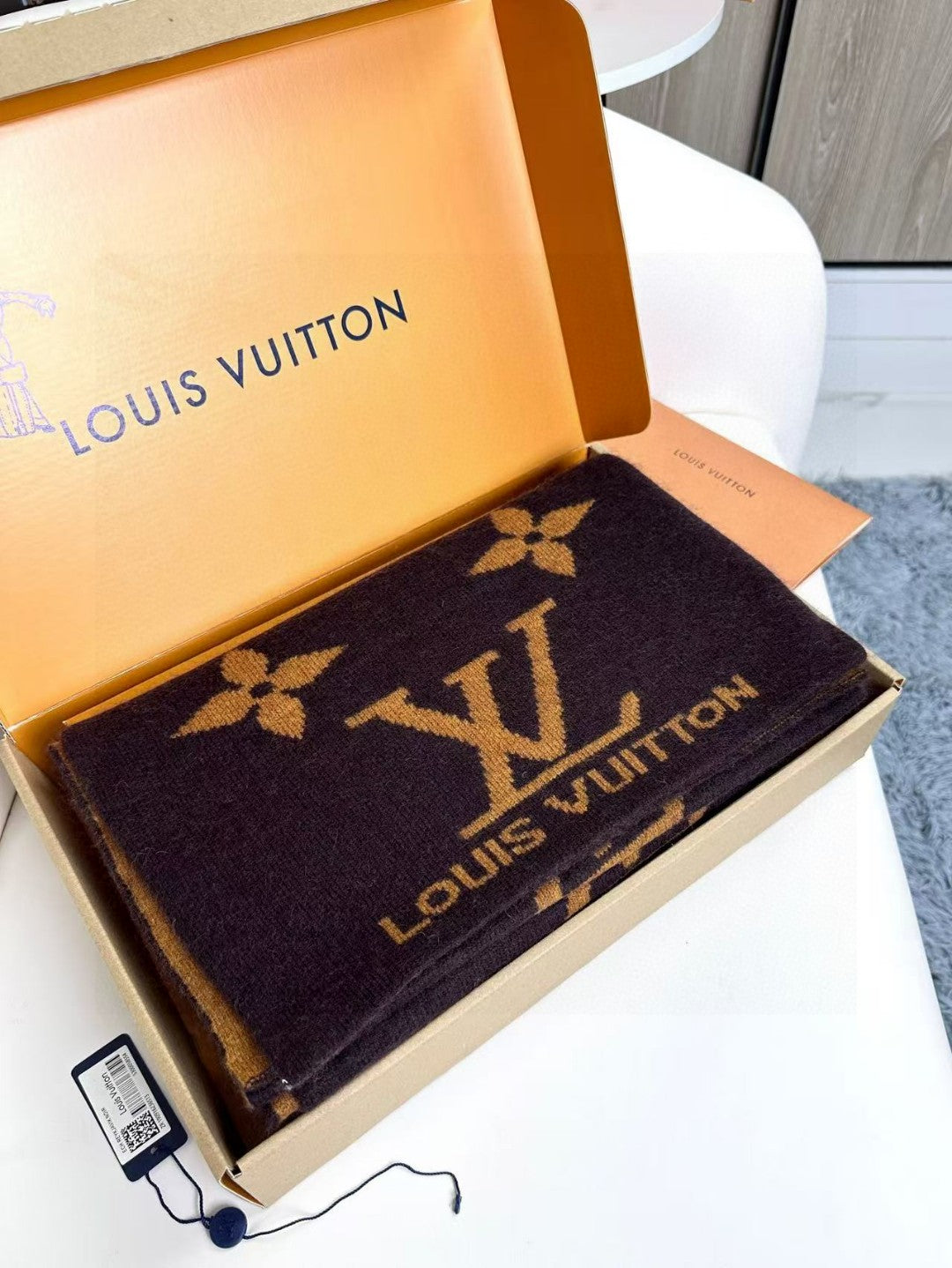 LOUIS VUITTON LV SCARF 180 CM IN CASHMERE 700779