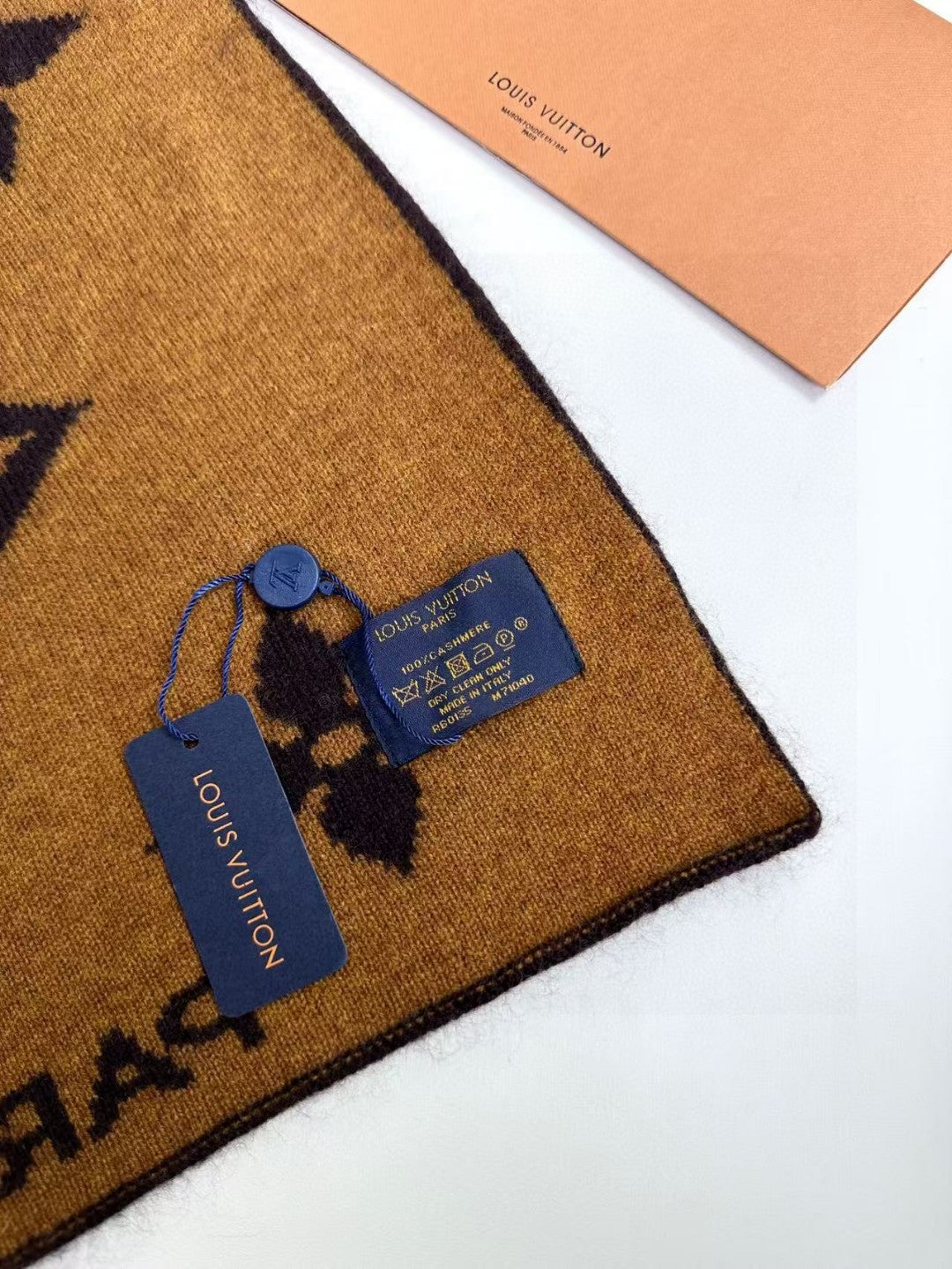 LOUIS VUITTON LV SCARF 180 CM IN CASHMERE 700779