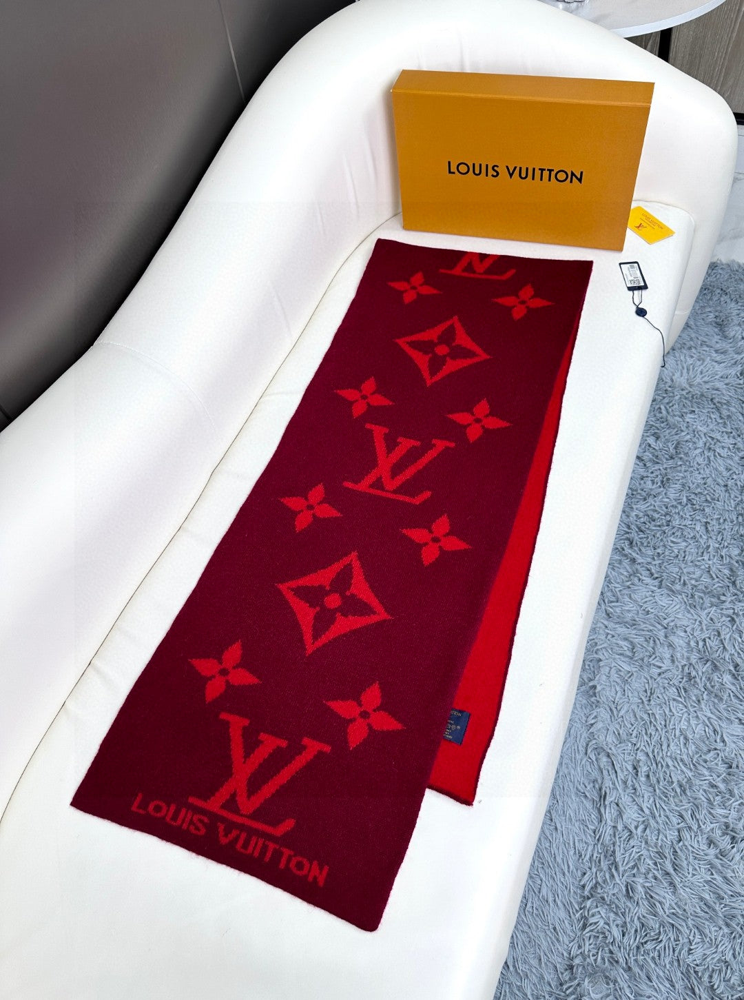 LOUIS VUITTON LV SCARF 180 CM IN CASHMERE 700780