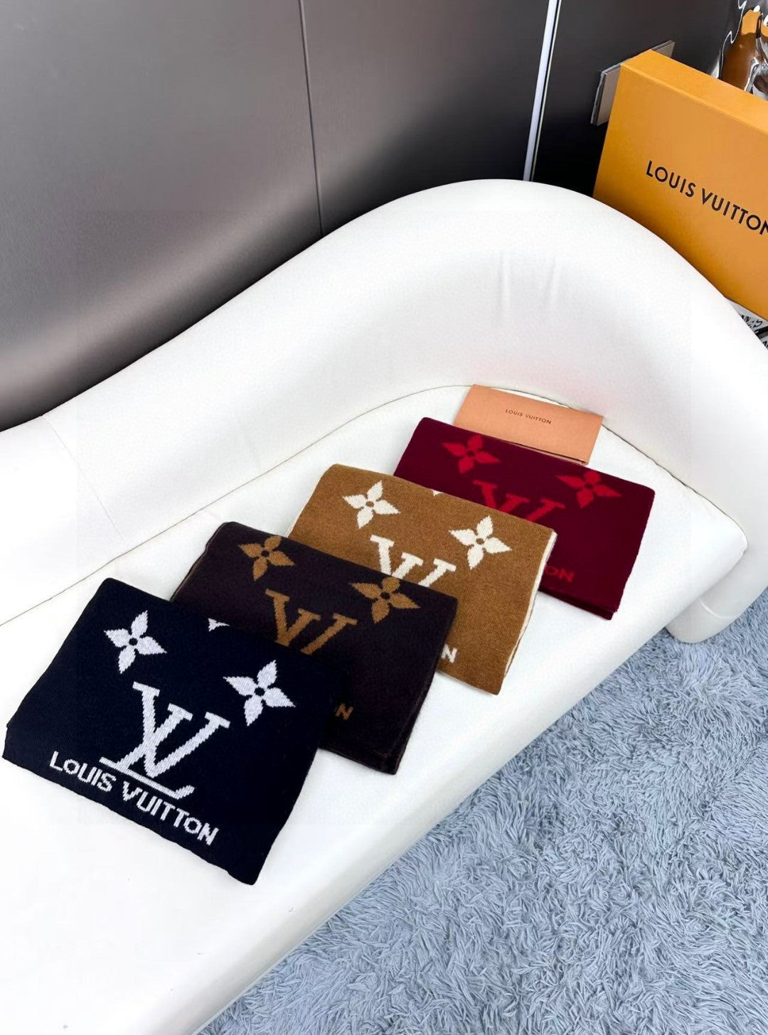 LOUIS VUITTON LV SCARF 180 CM IN CASHMERE 700780