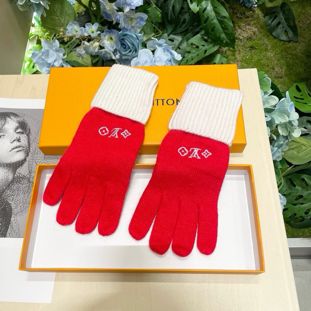 LOUIS VUITTON GLOVES IN CHERRY RED MIX WHITE WOOL 458551
