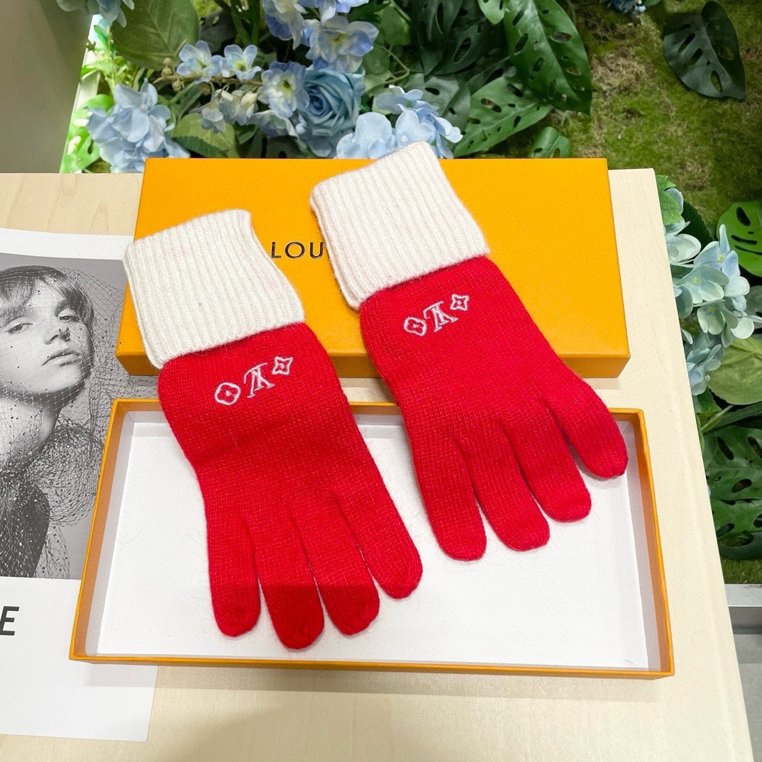 LOUIS VUITTON GLOVES IN CHERRY RED MIX WHITE WOOL 458551