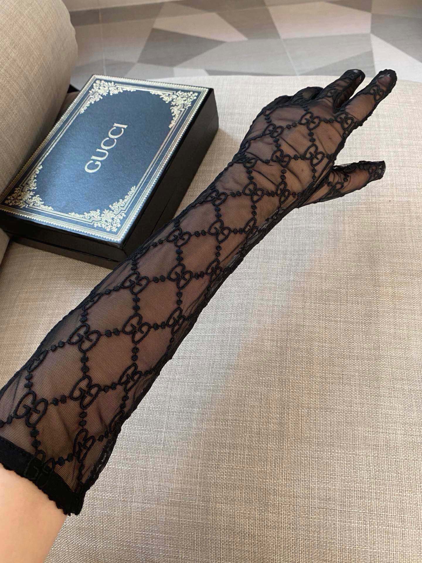 GUCCI EMBROIDERED LACE MESH GLOVES BLACK 462433