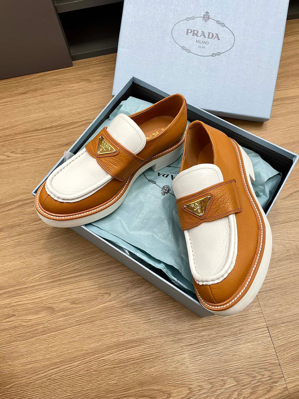 PRADA CHOCOLATE LOAFERS WHITE AND BRONZE CALFSKIN