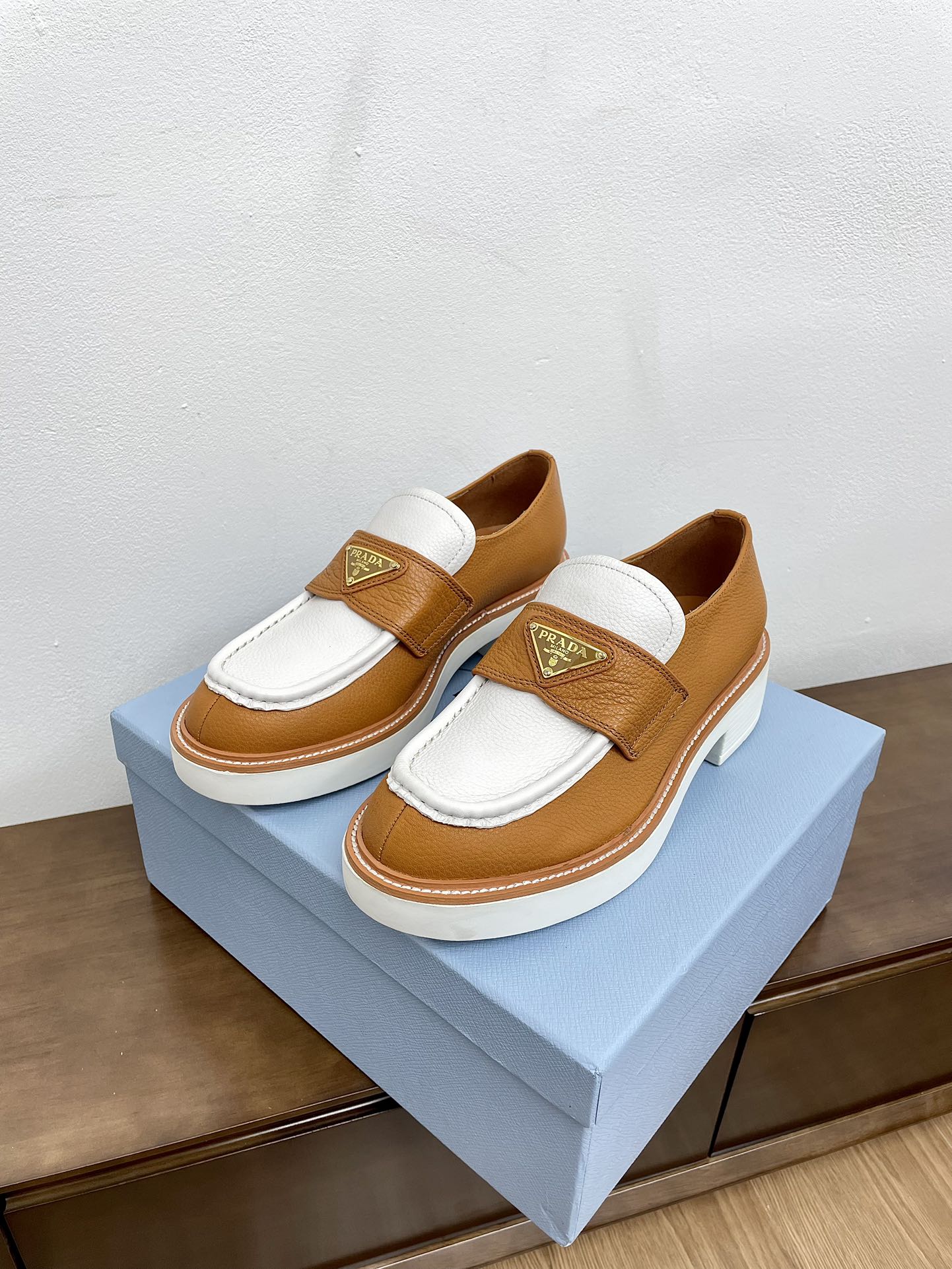 PRADA CHOCOLATE LOAFERS WHITE AND BRONZE CALFSKIN