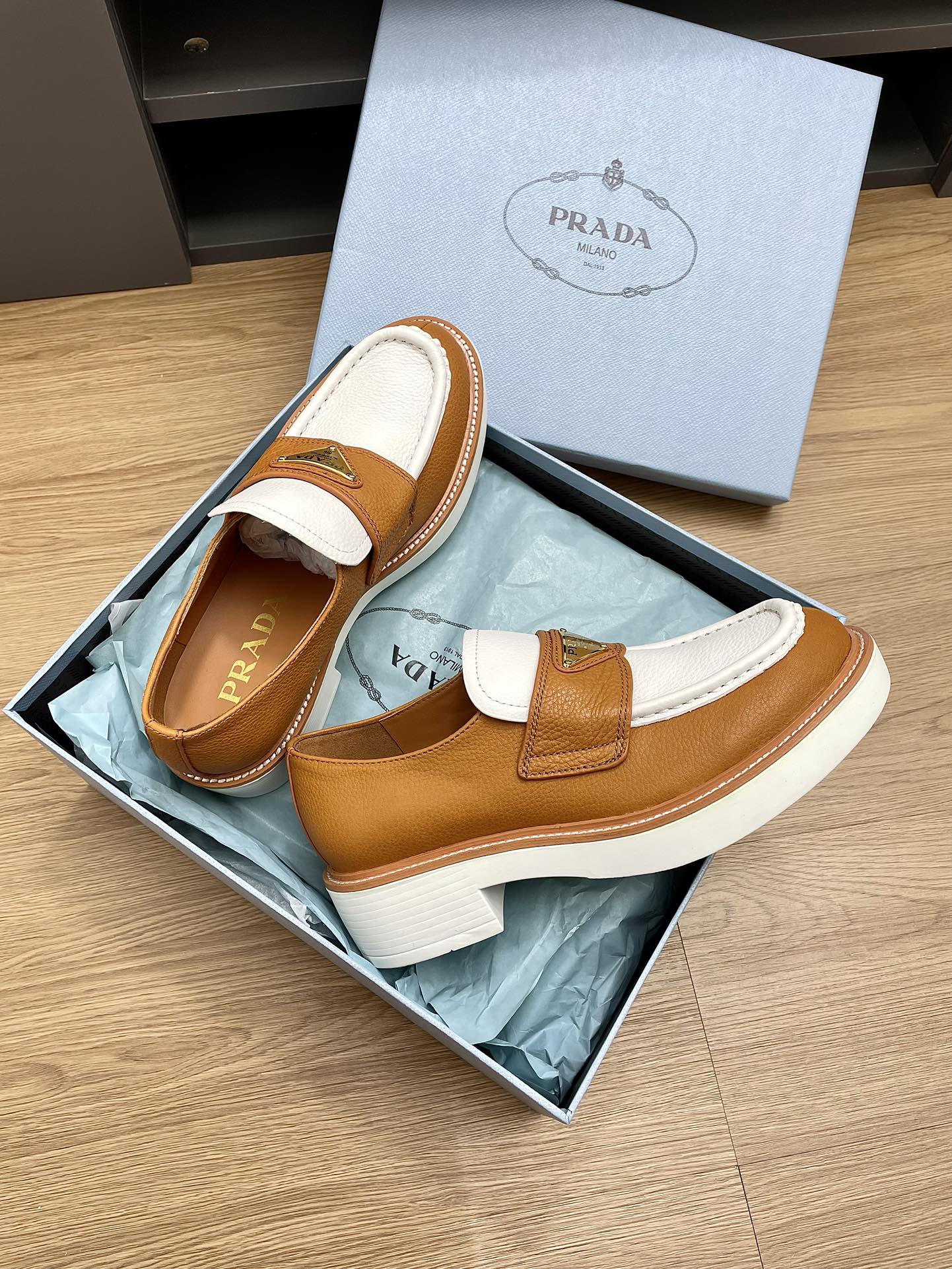 PRADA CHOCOLATE LOAFERS WHITE AND BRONZE CALFSKIN