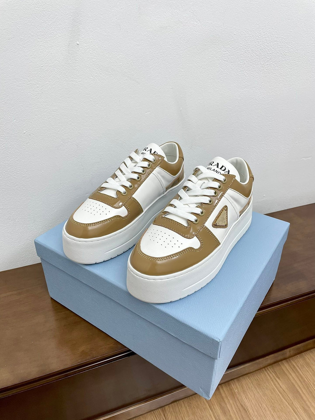 PRADA DOWNTOWN BOLD SNEAKERS WHITE AND PEANUT CALFSKIN