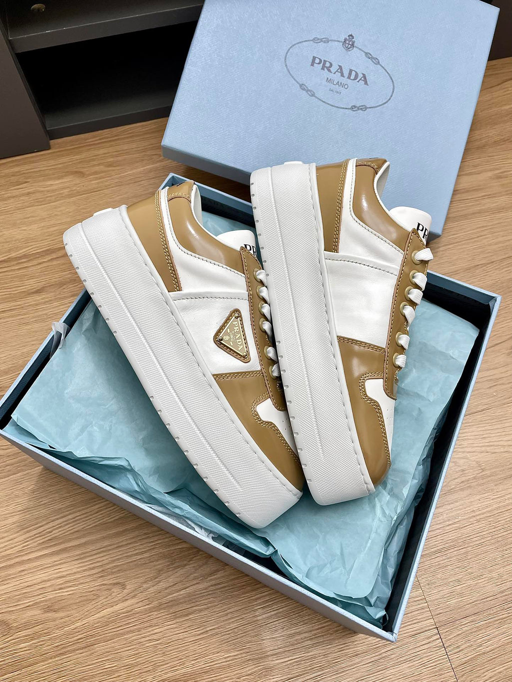 PRADA DOWNTOWN BOLD SNEAKERS WHITE AND PEANUT CALFSKIN