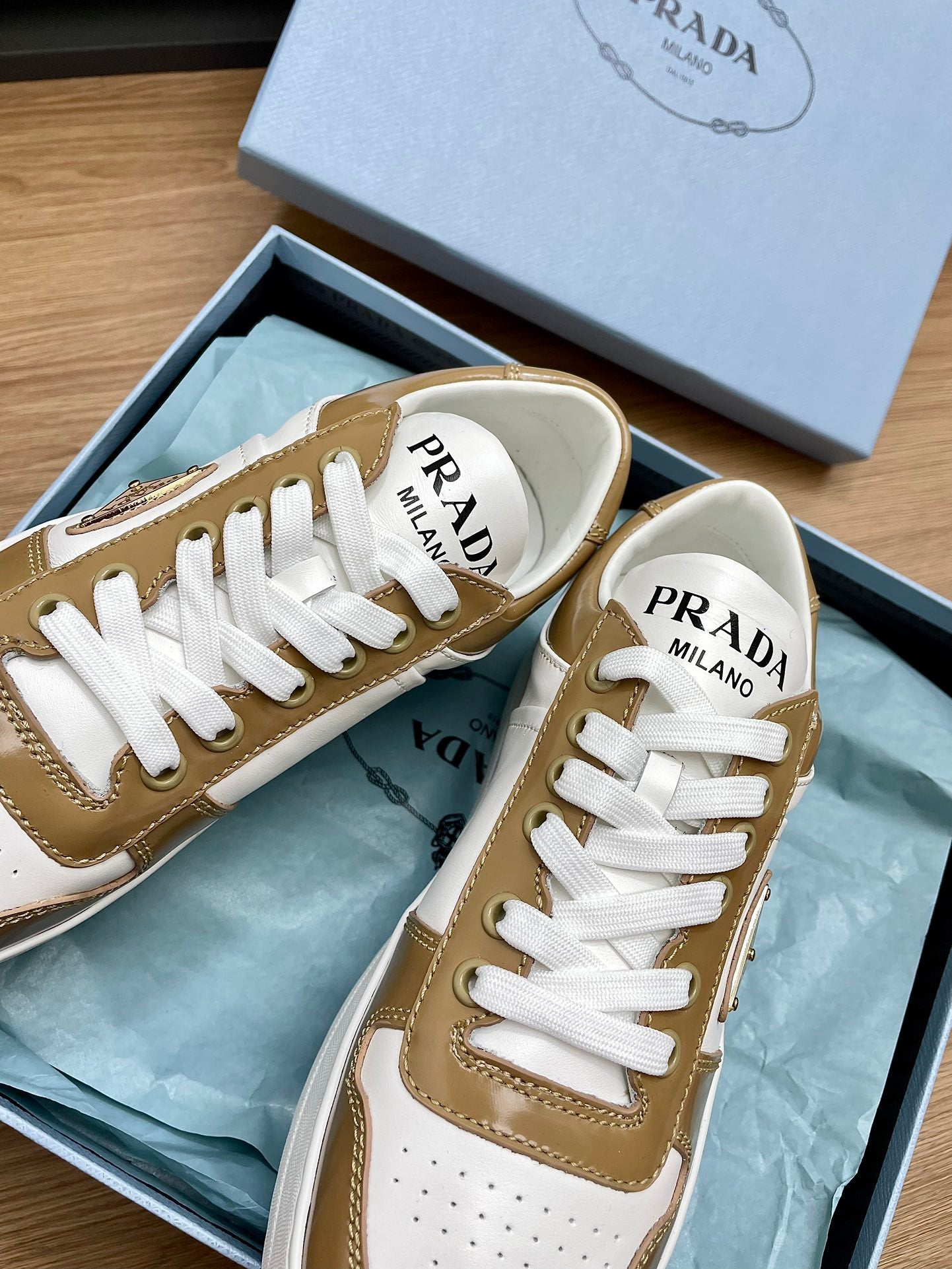 PRADA DOWNTOWN BOLD SNEAKERS WHITE AND PEANUT CALFSKIN