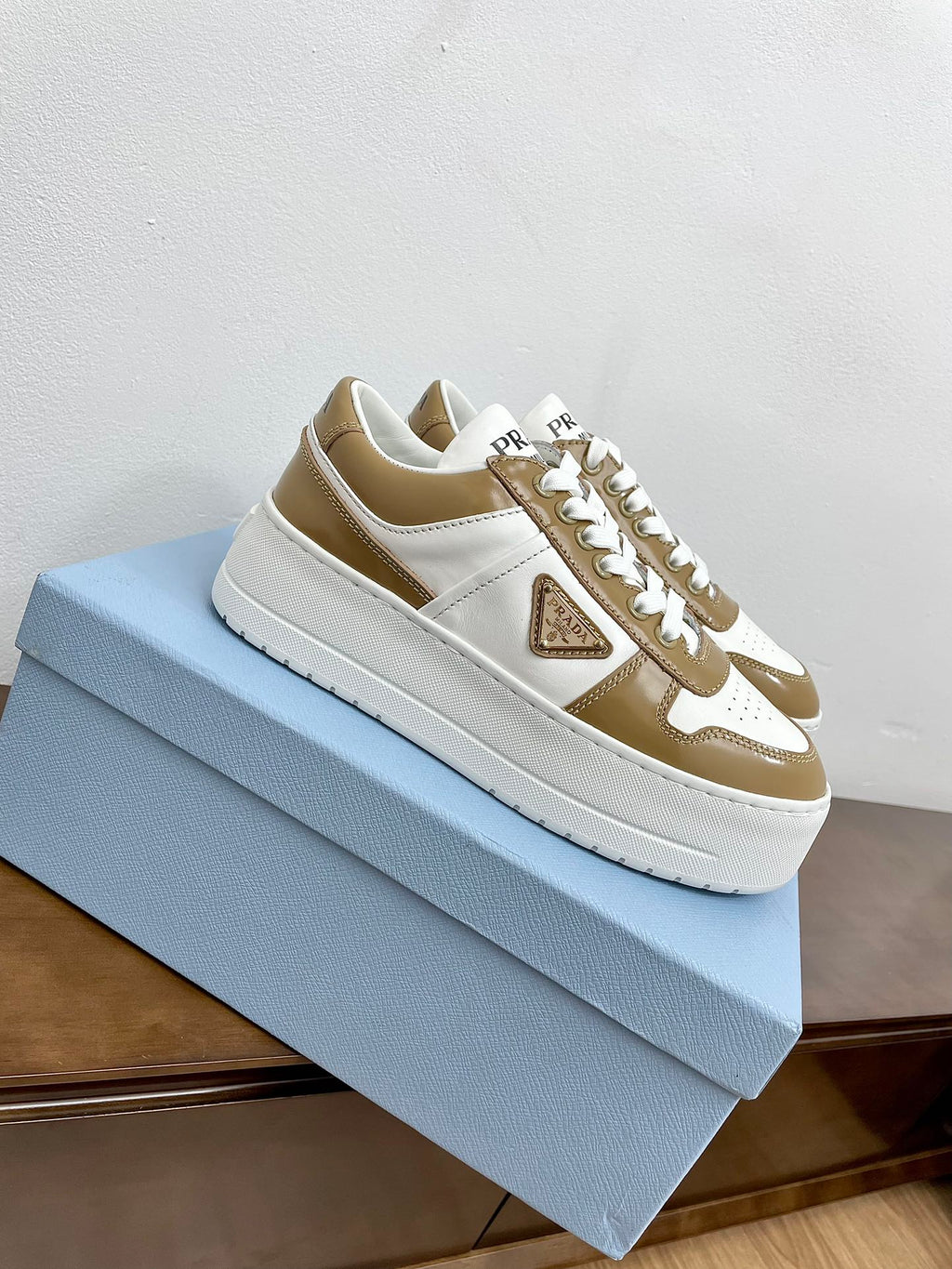 PRADA DOWNTOWN BOLD SNEAKERS WHITE AND PEANUT CALFSKIN