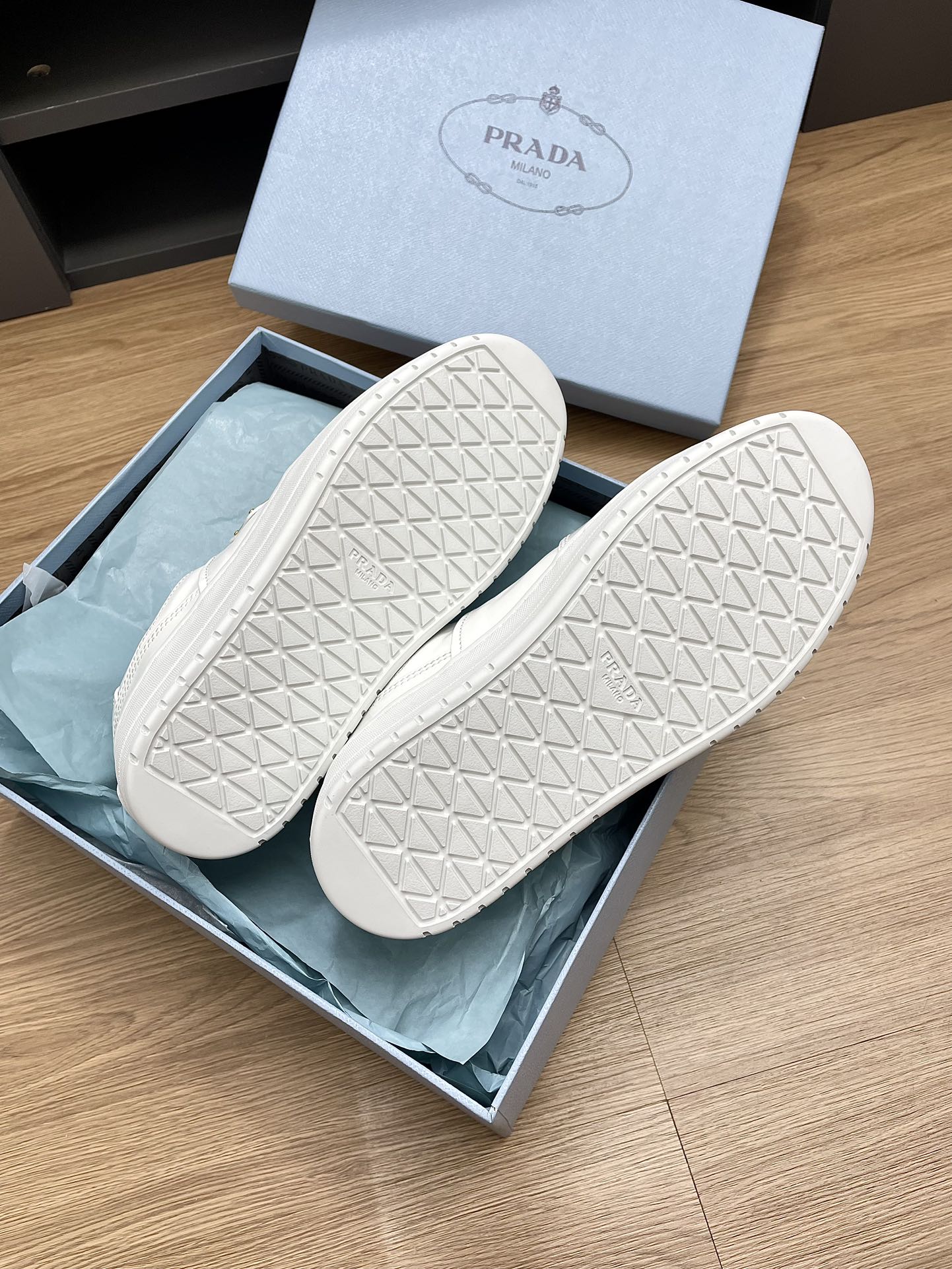 PRADA DOWNTOWN BOLD SNEAKERS WHITE CALFSKIN
