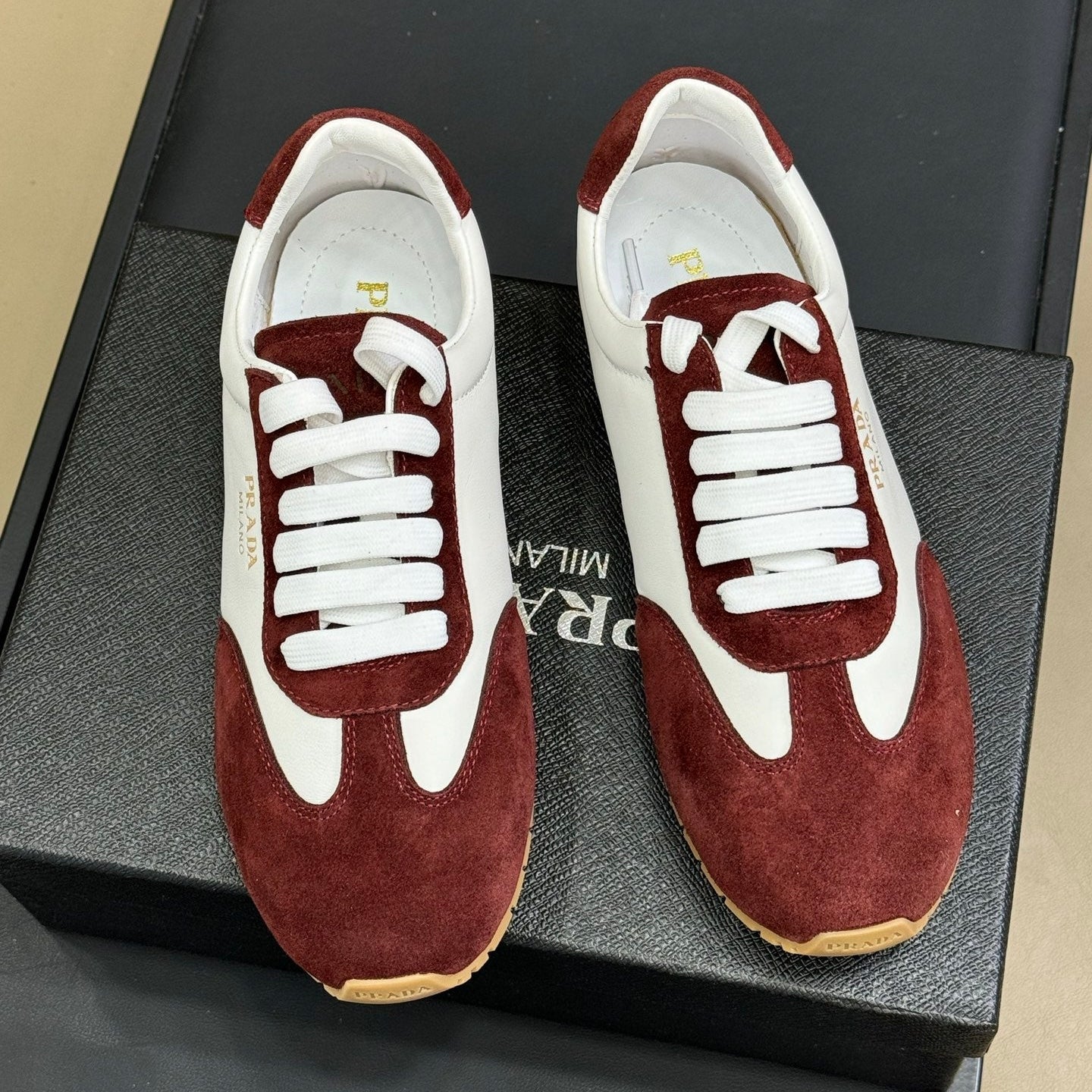 PRADA 25S SNEAKER IN WHITE MIX RK RED SUEDE STYLE 3
