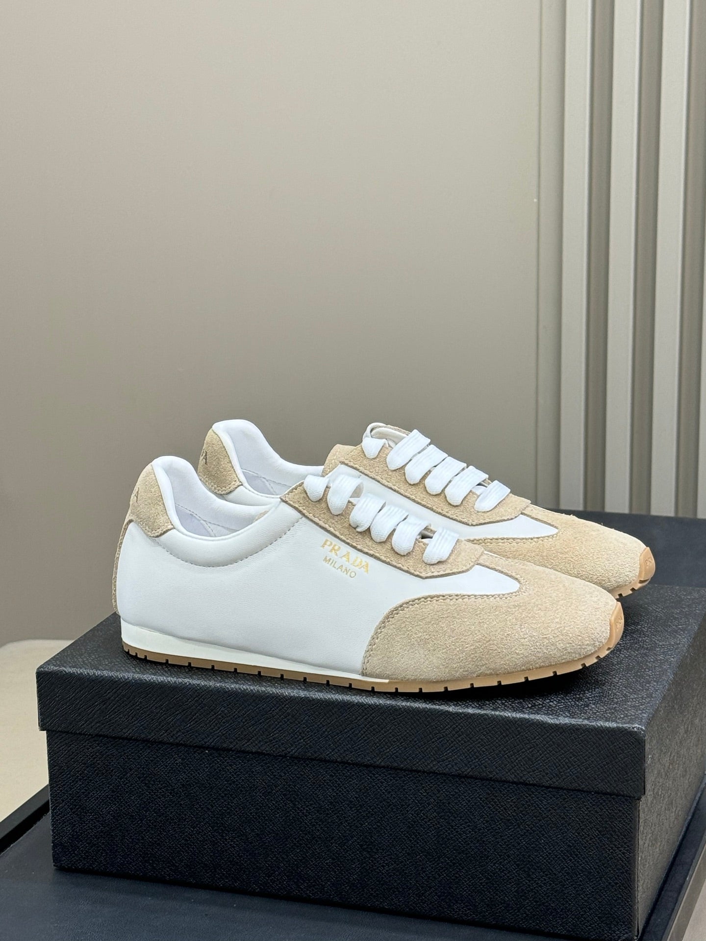 PRADA 25S SNEAKER IN WHITE MIX RK BEIGE SUEDE STYLE 2