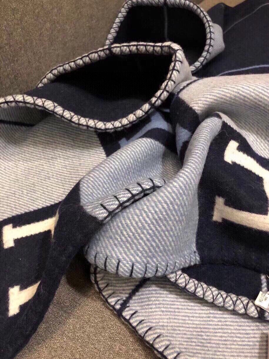 HERMES AVALON III THROW BLANKET 175 CM IN NAVY BLUE WOOL AND CASERE 351741