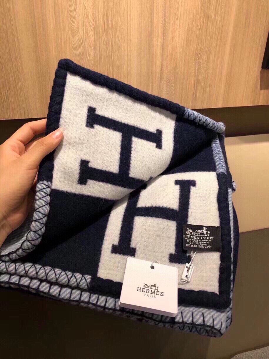 HERMES AVALON III THROW BLANKET 175 CM IN NAVY BLUE WOOL AND CASERE 351741