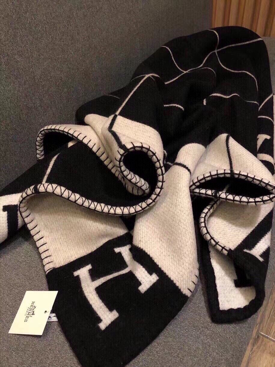 HERMES AVALON III THROW BLANKET 175 CM IN BLACK WOOL AND CASERE 351744