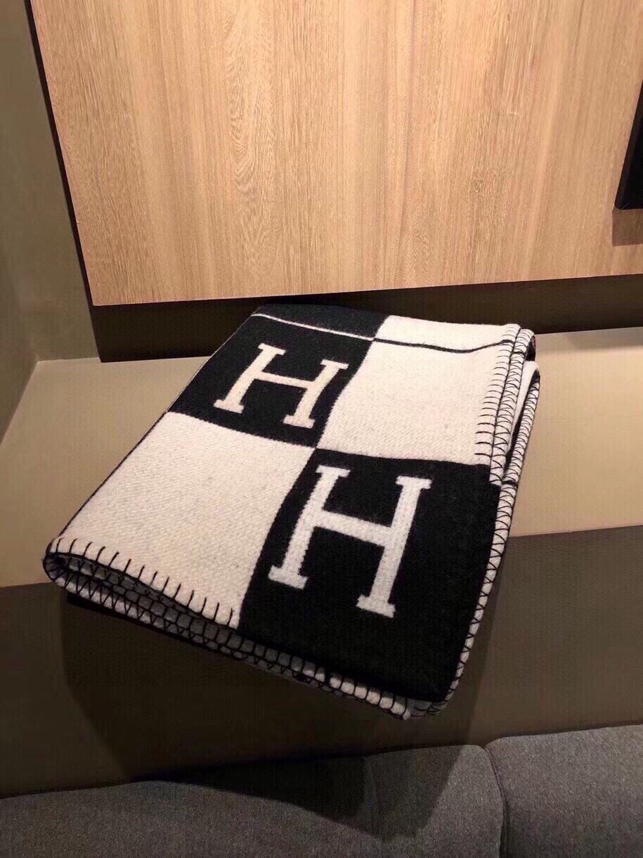 HERMES AVALON III THROW BLANKET 175 CM IN BLACK WOOL AND CASERE 351744