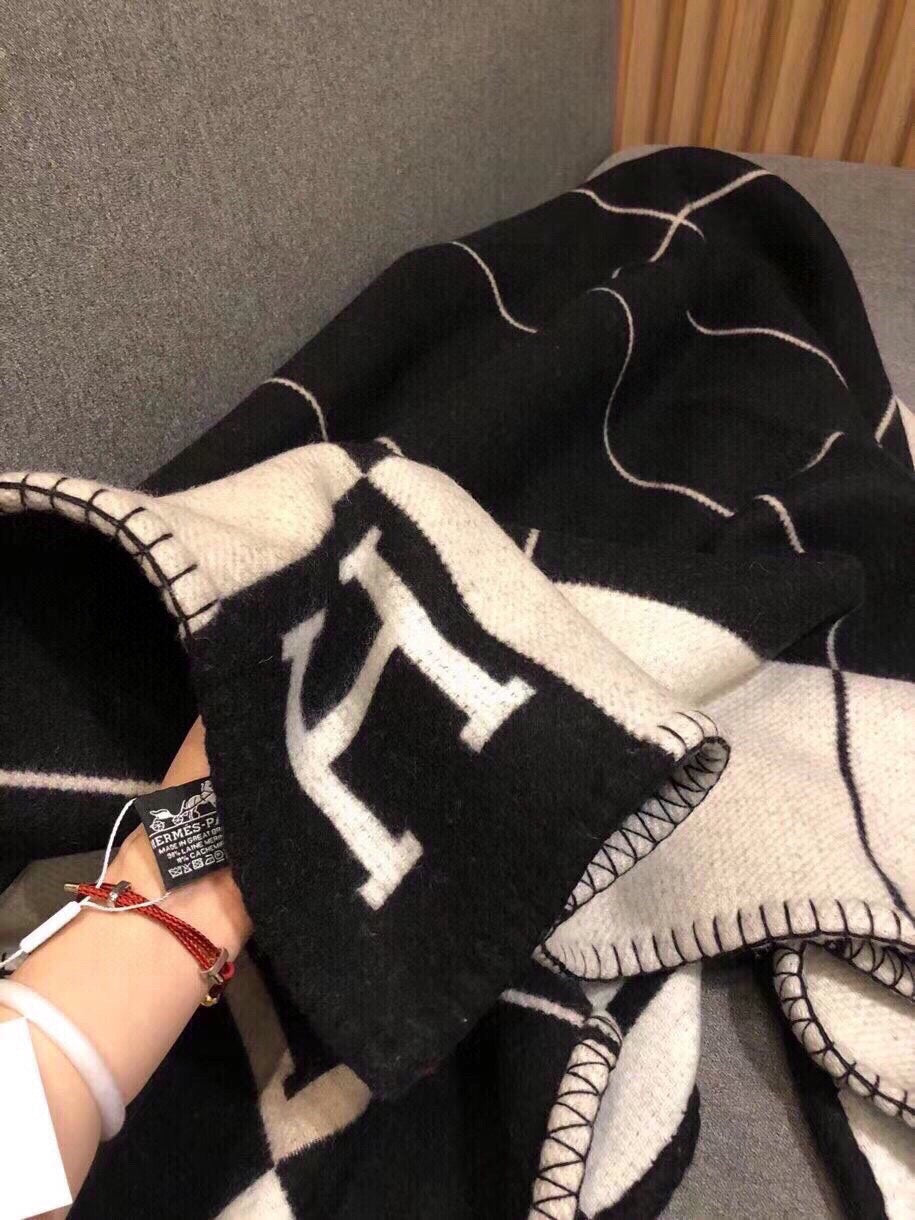 HERMES AVALON III THROW BLANKET 175 CM IN BLACK WOOL AND CASERE 351744