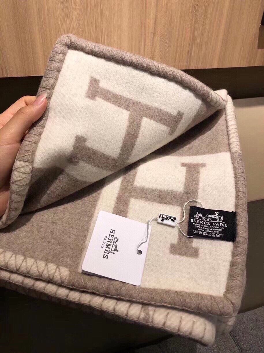 HERMES AVALON III THROW BLANKET 175 CM IN KHAKI BROWN WOOL AND CASERE 351745