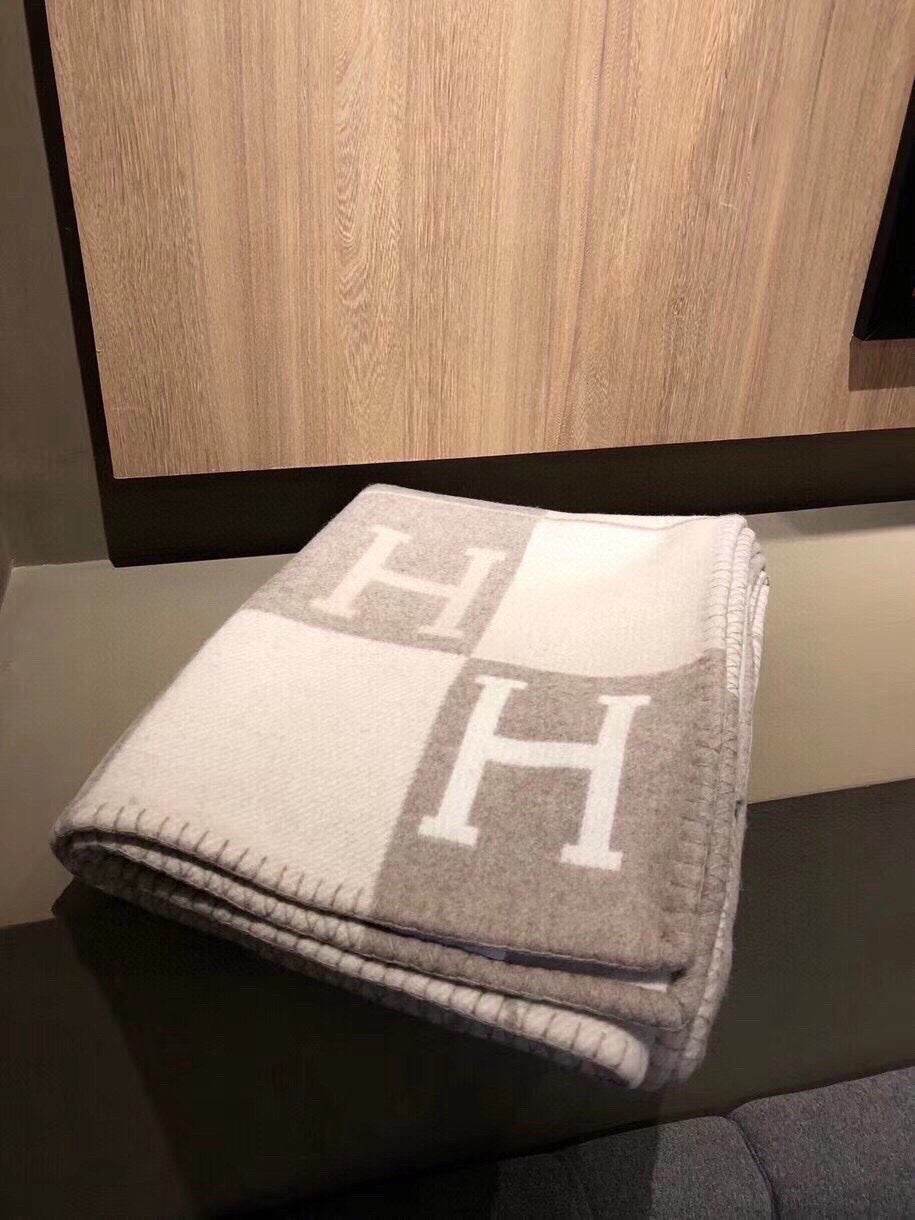 HERMES AVALON III THROW BLANKET 175 CM IN KHAKI BROWN WOOL AND CASERE 351745